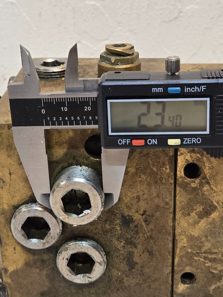Neron Hydraulic Pump 9113186 | 800 4 SI BA