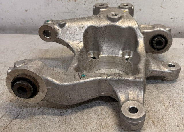 Right Rear Suspension Knuckle CK-211-00-400R Steering Hub Wheel Carrier Assembly