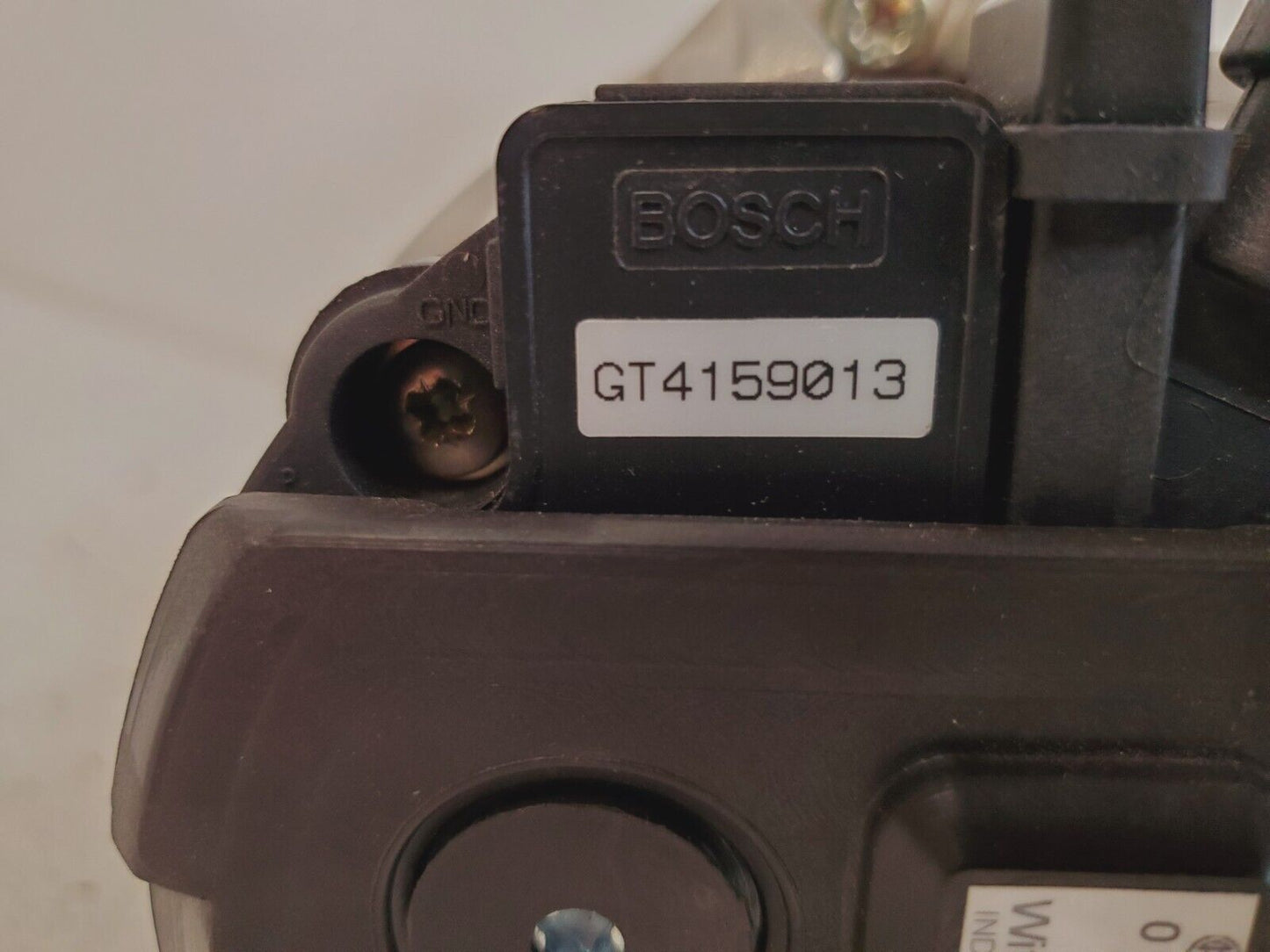 Bosch Alternator 01240AE2HB GT4159013