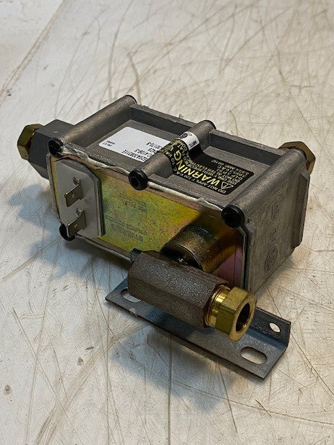 Invensys Appliance Controls Range Oven Gas Valve 0529A308311E | NC-4108-5
