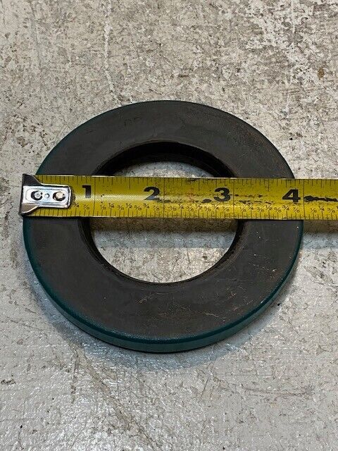 CR Seal 22647 Single Lip Mitrile Rotary Shaft Oil Seal 102mm OD 56mm Bore