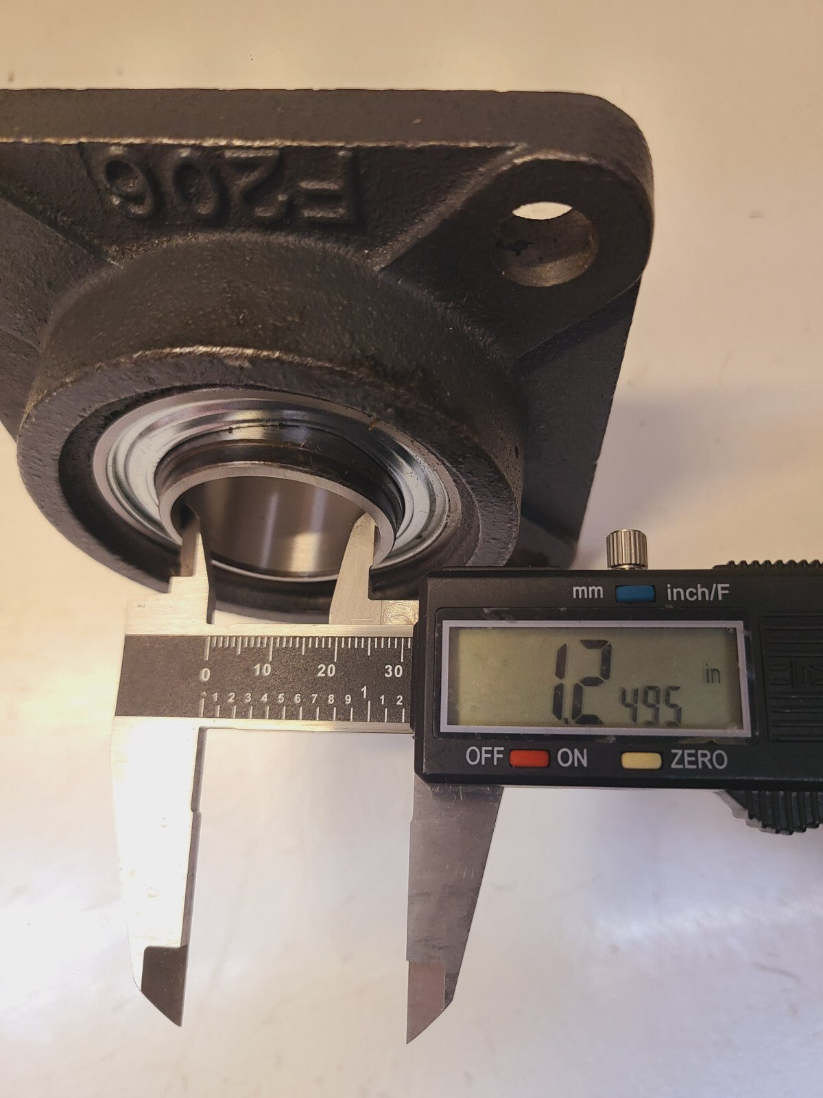 HLU 4-Bolt Flange Housing F206 | SA206-20 G | 1-1/4"