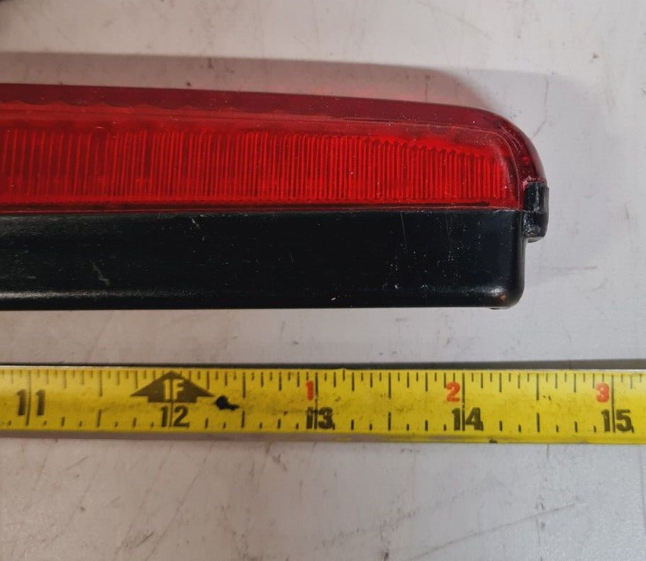 Century 2000 Safety Light 3RD Red Bar Tongyongxing Gaoweishachedeng 12V Art 988