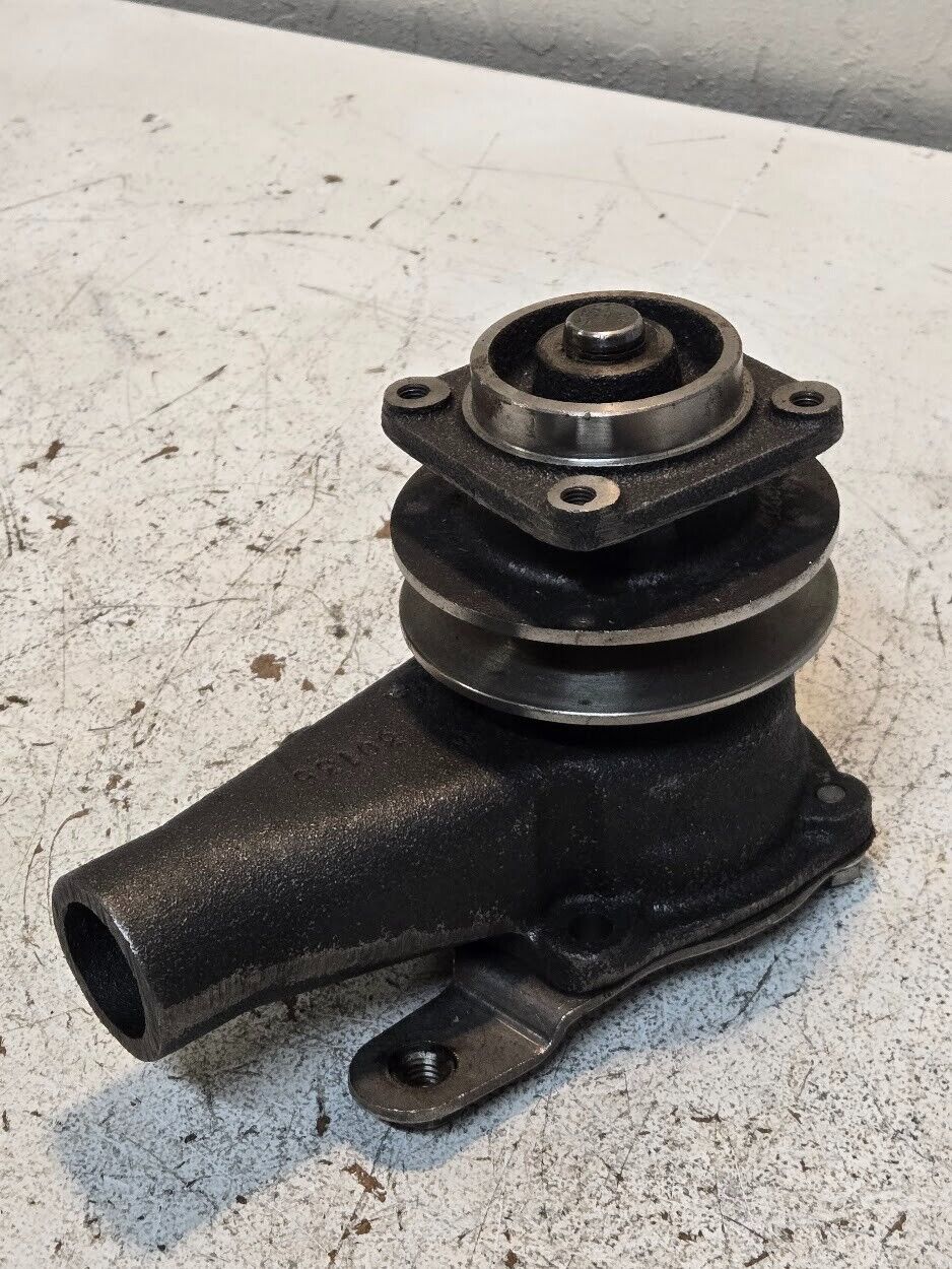 Water Pump 30135 | VD17 for Ford