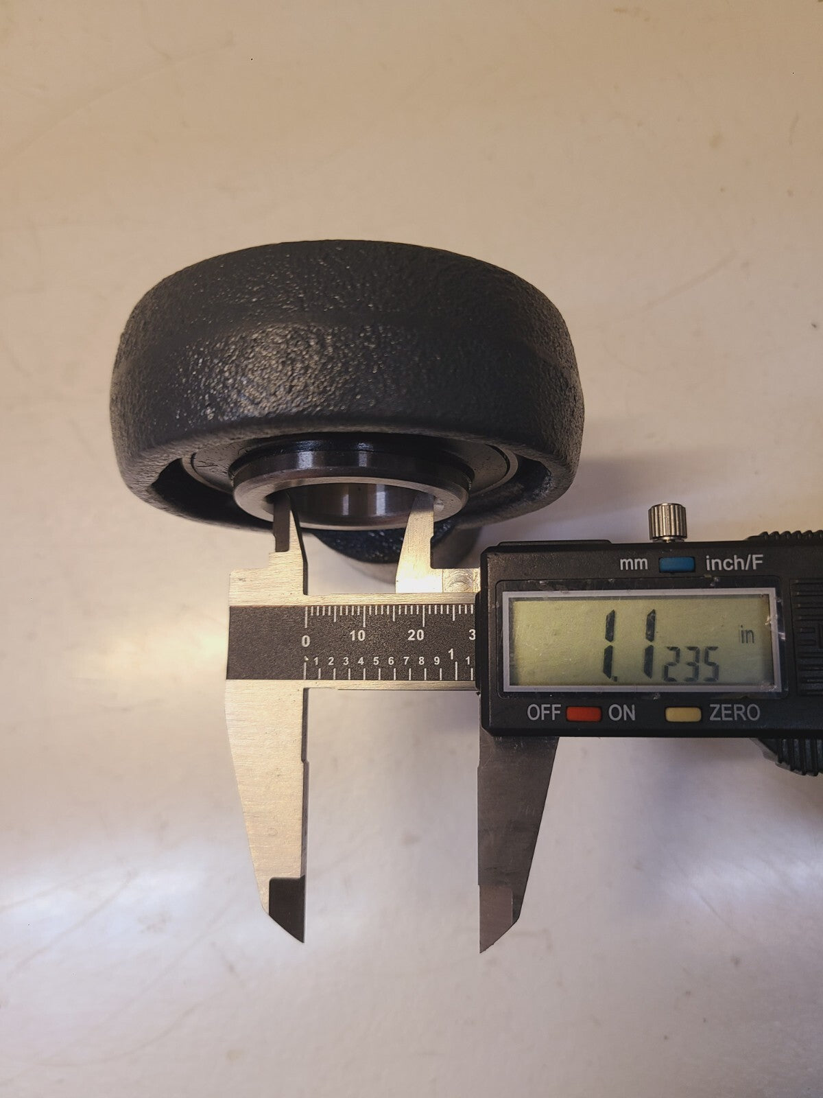 HLU Hanger Bearing 1-1/8" | HA2C6 | UC206-18 | HA206