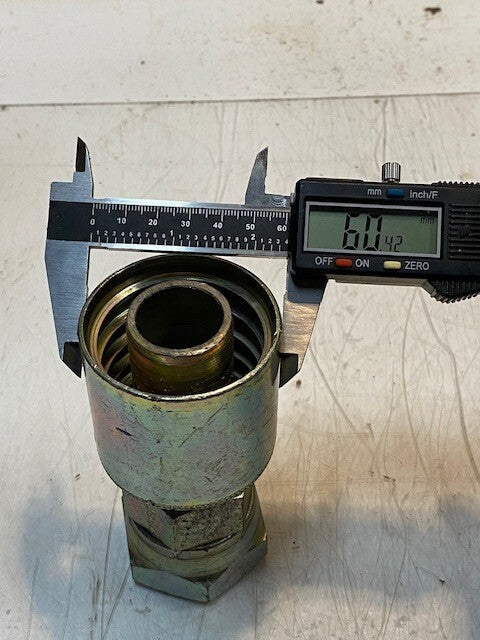 Hydraulic Hose Crimp Fitting 43020U | 12 | 620 | 4BR | 39mm Thread 60mm OD
