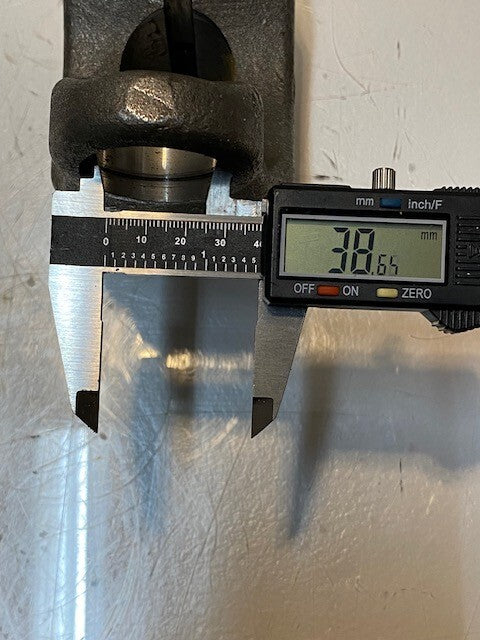 End Yoke 55J43 38mm Bore 39mm Pin Hole 4-5/8" W 5-3/4" H 3" D