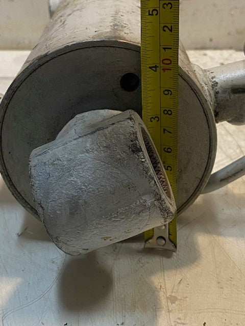 Hydraulic Cylinder 557384 | 30S97 | 900 | 32mm Bore 18-1/4" L 8" W 4-1/2" Dia.