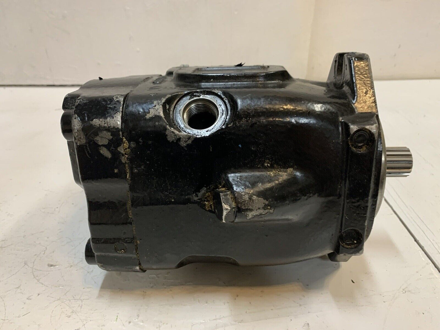 Rexroth 42035388 Hydraulic Pump with 79866493 Relief Valve | 736208272427031