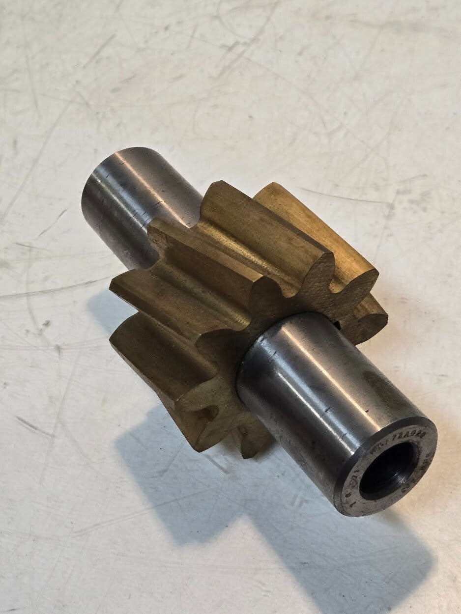 Helical Gear & Shaft | HT172A029 | BHN 293 | HT 88-8-0-4 225 | 7 6J71 | 10 Tooth