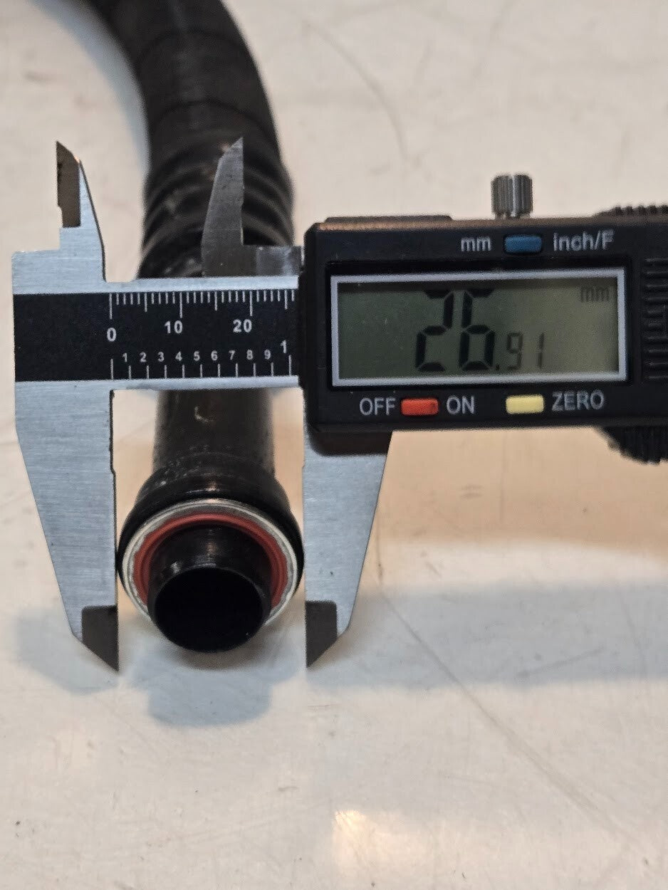 AC Compressor Hose A22-68218-000 for Freightliner | 18" Hose 30" Long 3/4" ID