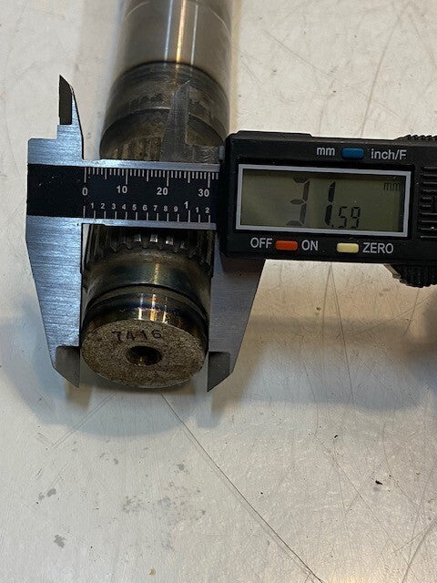 Right Hand Camshaft 7416 | 10-1/2" Long 3-3/4" Wide 36mm Thread 28-Spline
