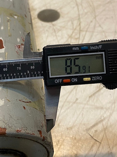 Gray Hydraulic Cylinder 37" Long 86mm OD 25mm Bore