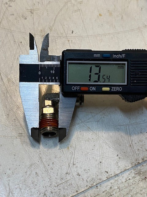 12 Quantity of 90-Degree Swivel Male Elbow Fittings 14mm Thread (12 Quantity)