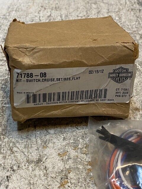 Harley-Davidson 71788-08 Switch, Cruise Set/Resume FLHT