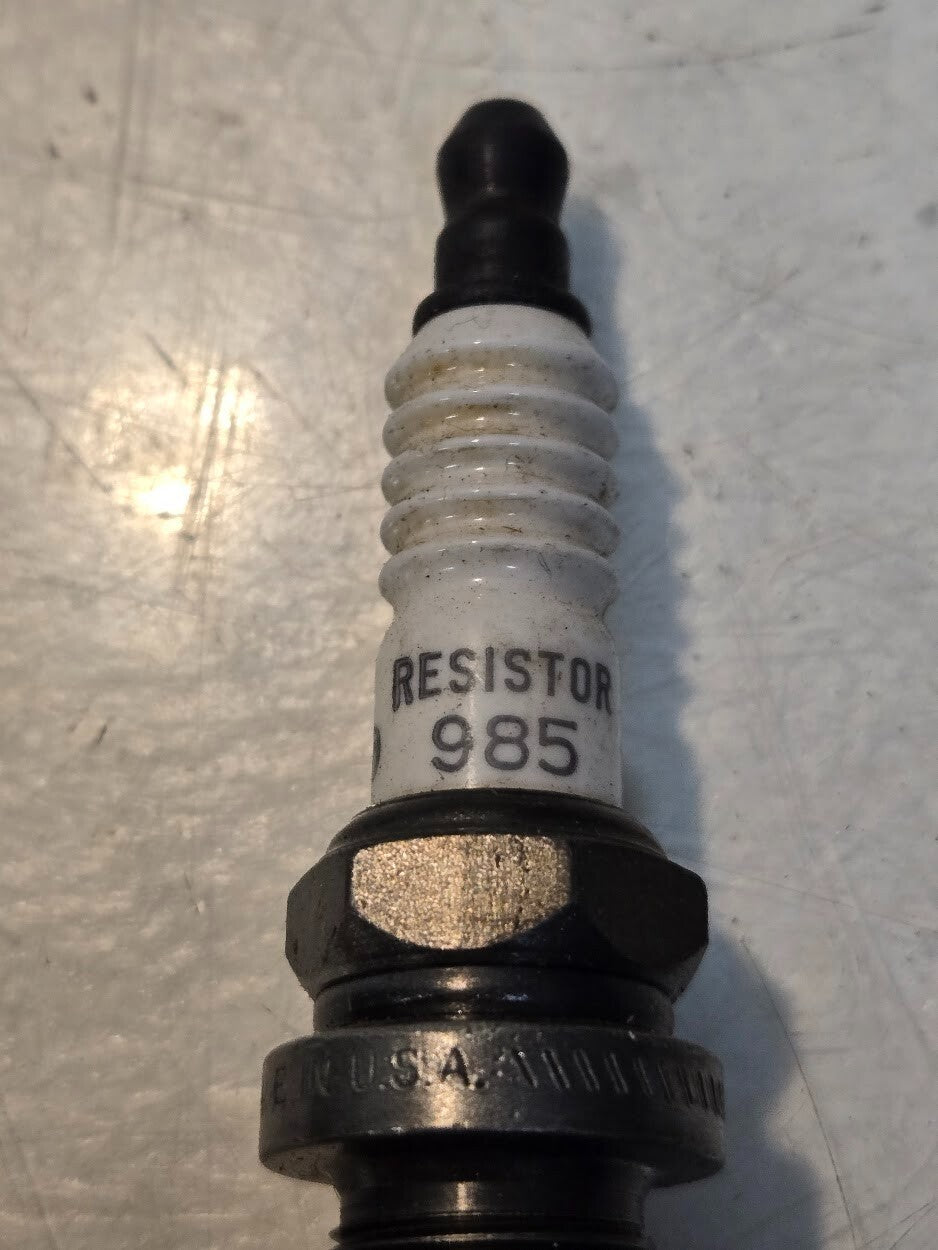 21 Quantity of Autolite Resistor 985 Spark Plugs | 14mm Thread 16mm Hex (21 Qty)