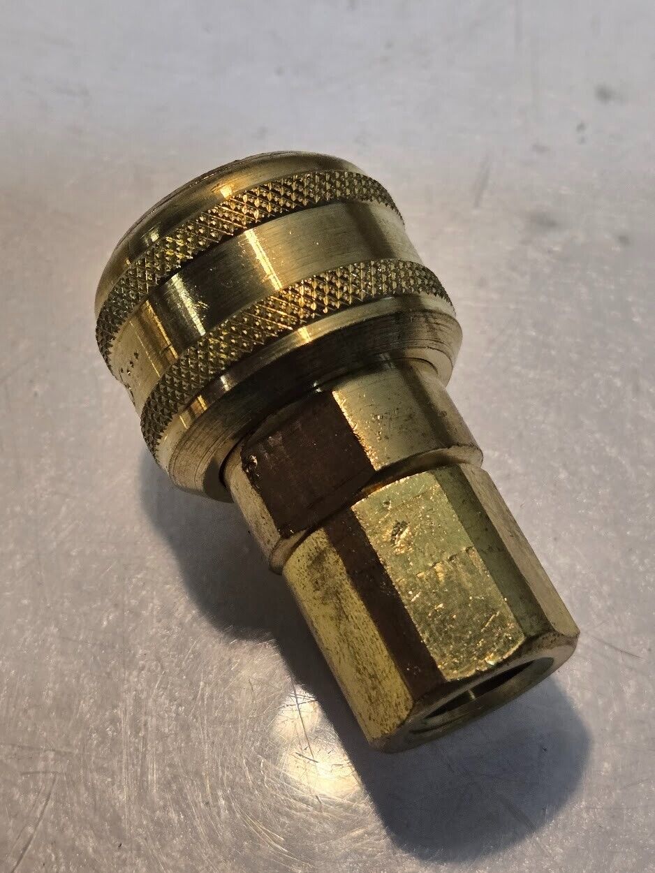 4 Quantity of Parker 30 Series B33 1/4" Quick Connector Couplings 2799-1 (4 Qty)