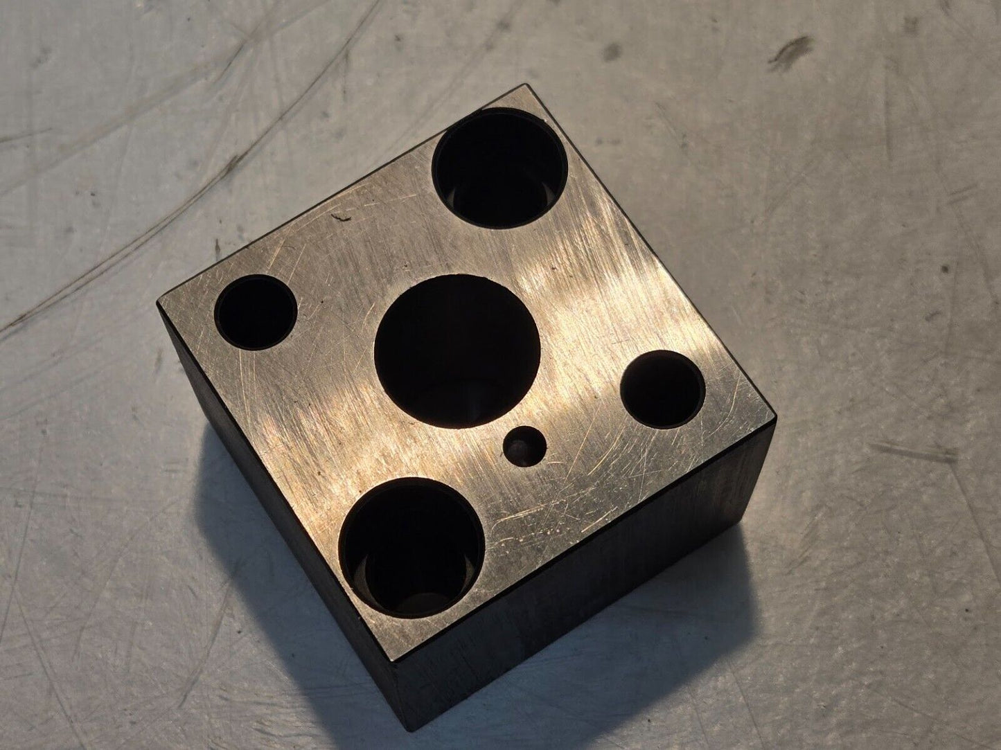 Dayton Retainer HRS 75 Ball Lock Square Retainer | Heavy Duty .75" Bore