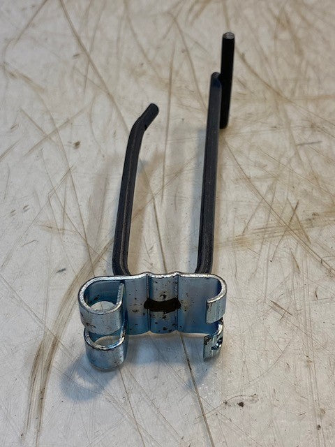 10x10 Box 19lbs of Hundreds of 4" Scanner Peg Hooks for Crossbars & Wire Grids