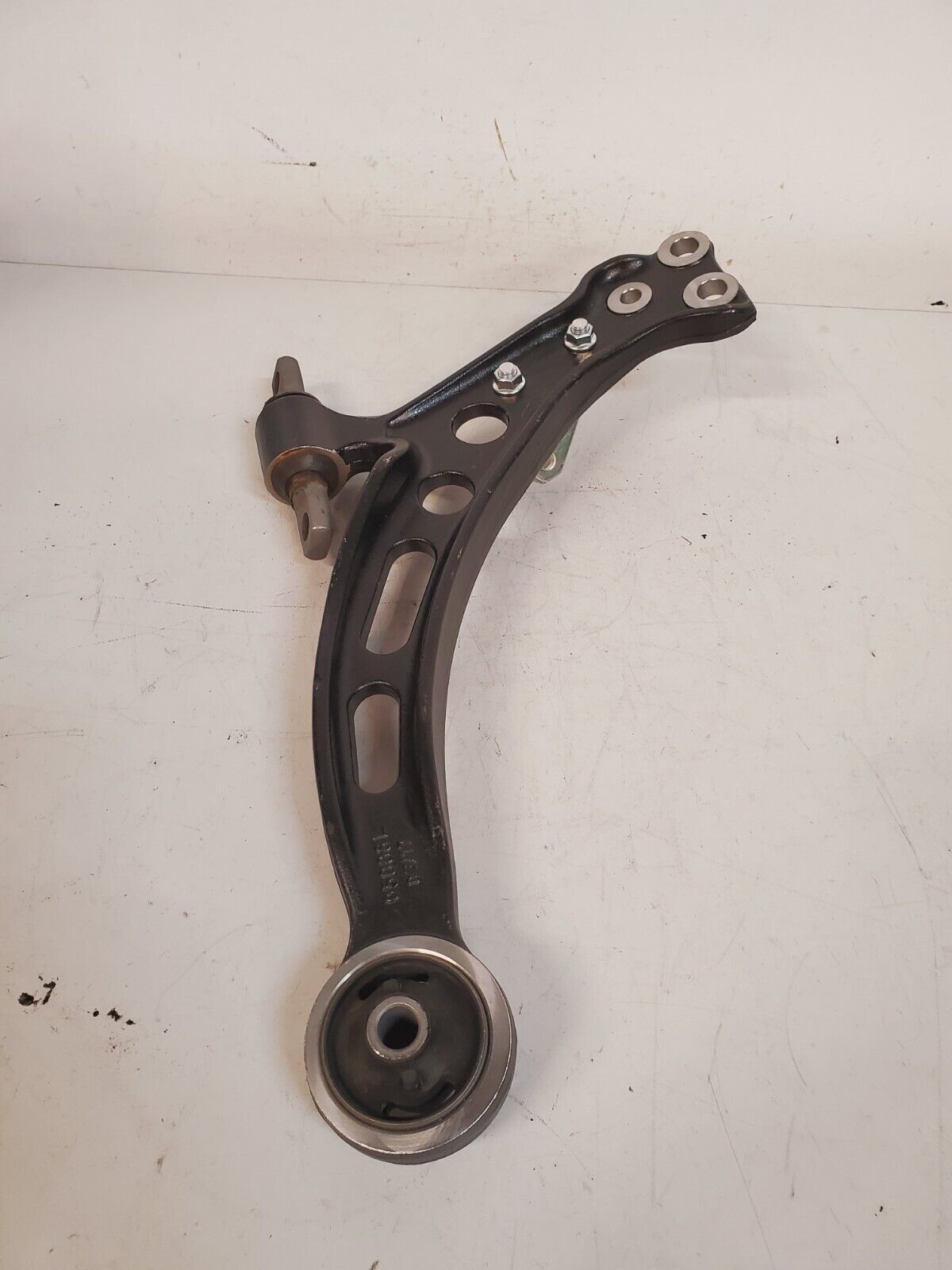 Front Left Lower Control Arm 05006L