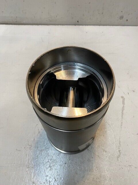 Piston & Sleeve NR123969 | NAR93627