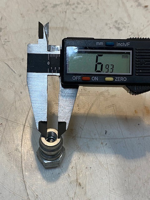 13 Quantity of Hydraulic Quick Coupler Plugs 29mm Long 17mm OD 7mm ID (13 Qty)