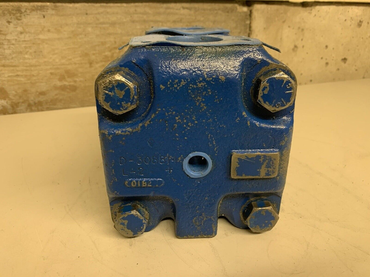 Vickers Hydraulic Vane Pump D-308814 L-2 | 040433