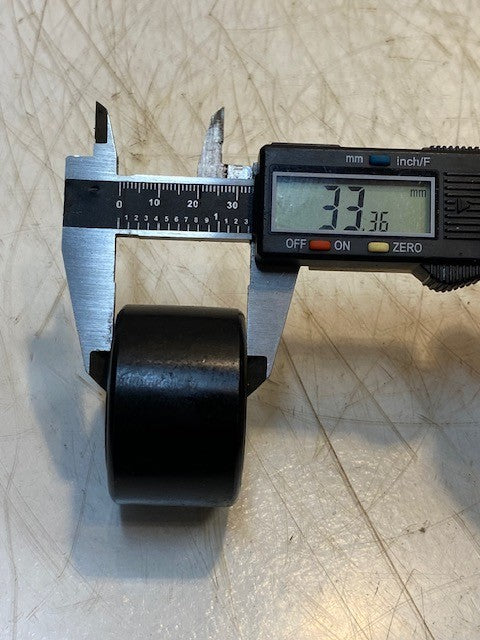 McGill Cam Flat Yoke Follower Roller Bearing Lubri-Disc CCYR 2 S | 16x51x33mm
