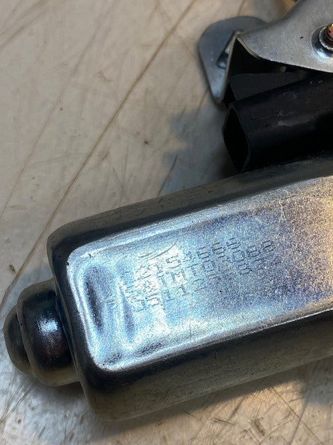 S&T Front Passenger Right Power Window Lift Motor 22154666 | S&TMT03068