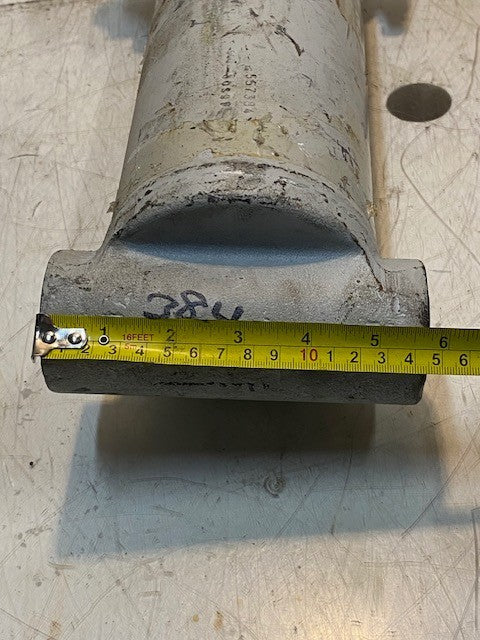Hydraulic Cylinder 557384 | 30S97 | 900 | 32mm Bore 18-1/4" L 8" W 4-1/2" Dia.