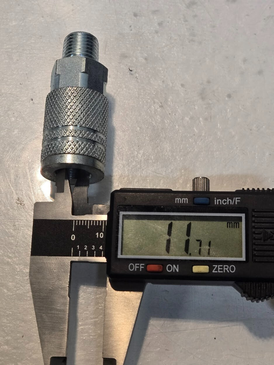 7 Quantity of AMFLO C21 Steel 1/4" Quick Connect Couplings 1/4" MPT (7 Qty)