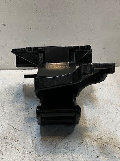 8014-010-08 Land Rover Side Step Bracket FSMOR41 | A380