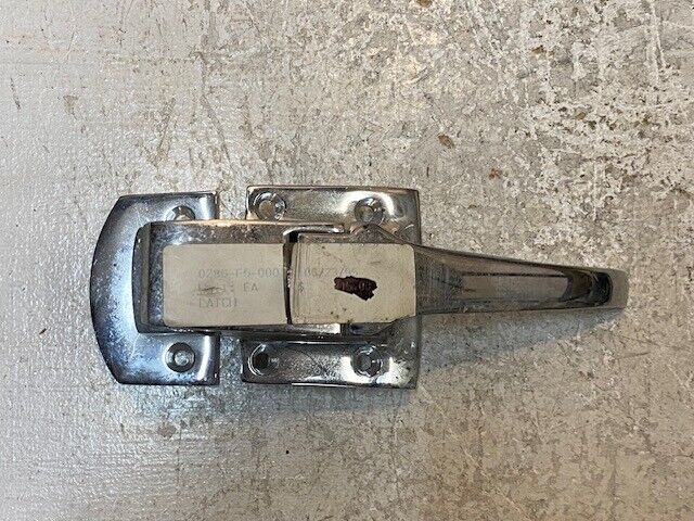 Door Latch 0286-F5-000 | 7" Long 2-3/4" W 3" H