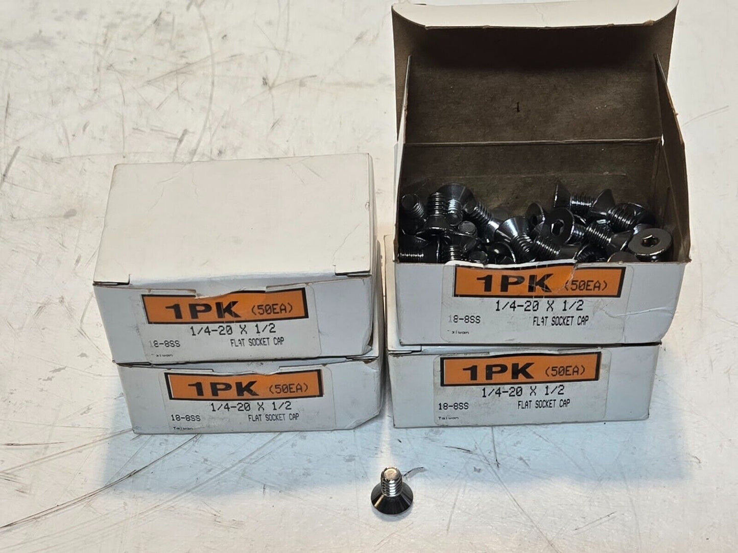 200 Quantity of Flat Socket Cap Screws 1/4"-20x1/2" 18-8SS (200 Quantity)