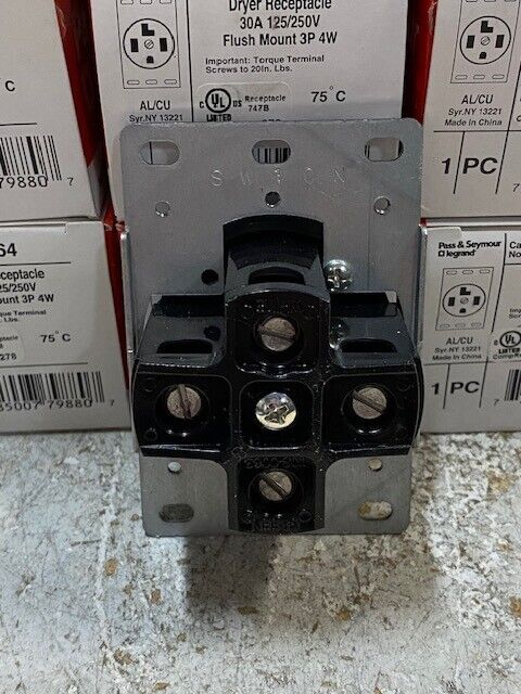 11 Quantity of Pass & Seymour Legrand Dryer Receptacles 3864 (11 Quantity)