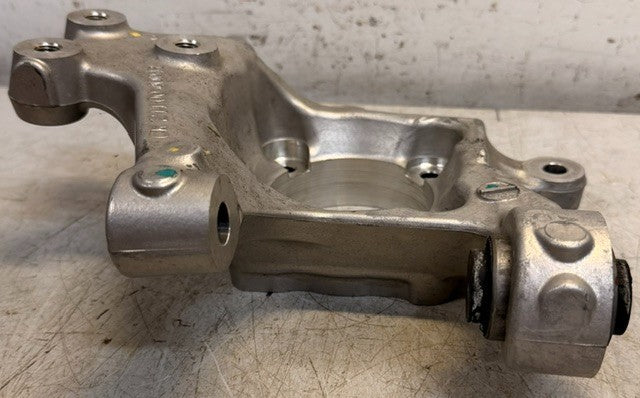 Right Rear Suspension Knuckle CK-211-00-400R Steering Hub Wheel Carrier Assembly
