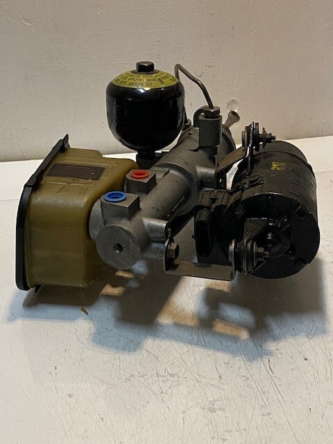 Brake Master Cylinder 18011359 | 15" x 11" x 7"