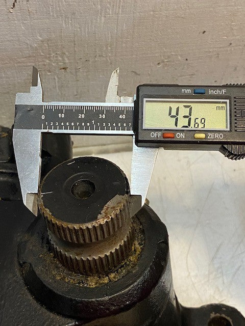 TRW Power Steering Gear TAS37001 | TAS37301 | 3586681C92