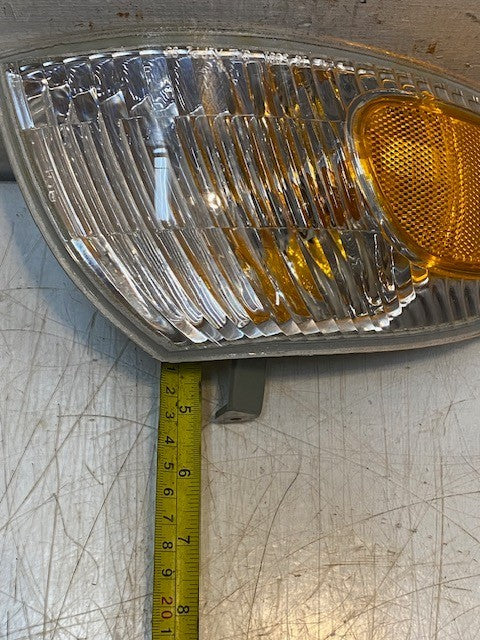 Turn Signal Light Lamp Right Front Passenger Side 18-5091B | 1157NA