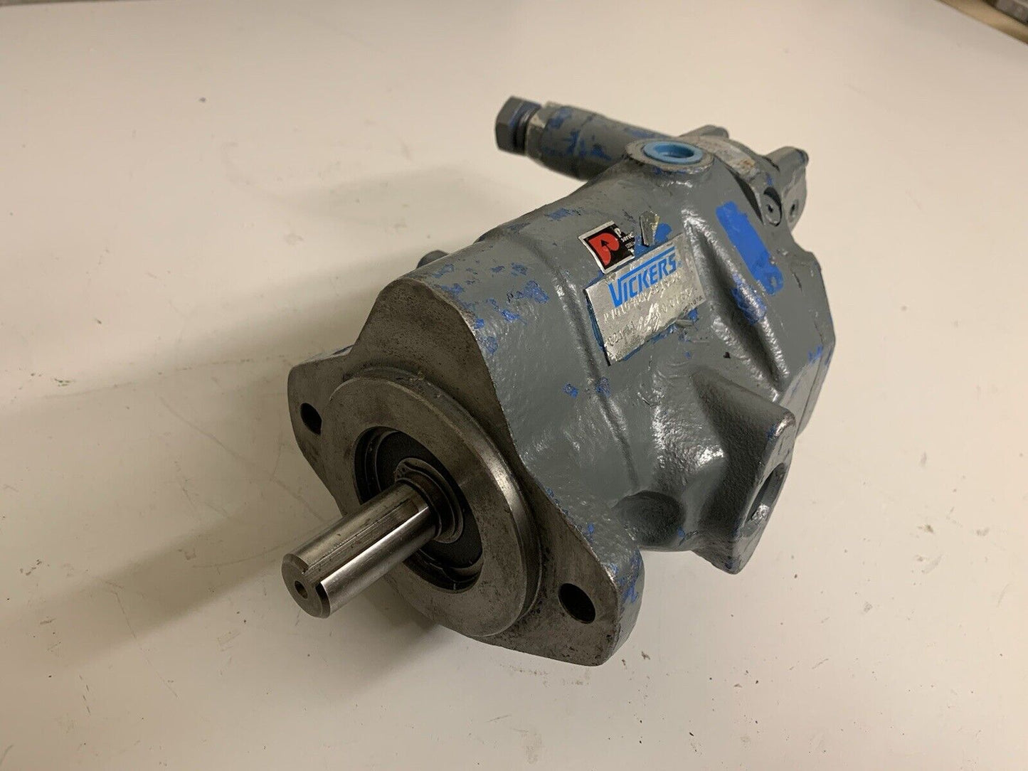 Vickers Eaton PVQ10-A2R-SE1S-20-C21-11 Hydraulic Axial Piston Pump