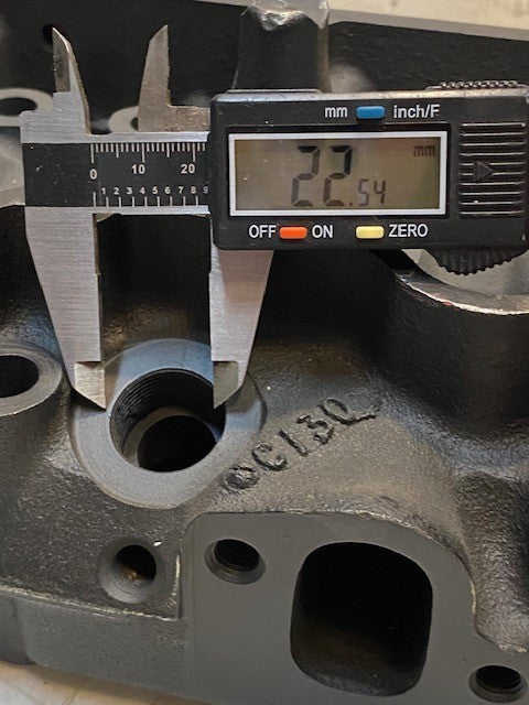 Cylinder Head Center 14077162 | C130 | 6M10 | 20-5/16" Long 8-1/4" Wide
