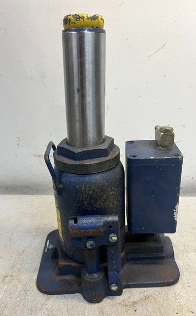 NAPA Professional 20-Ton Air Hydraulic Bottle Jack 791-2320A (No Hose or Handle)