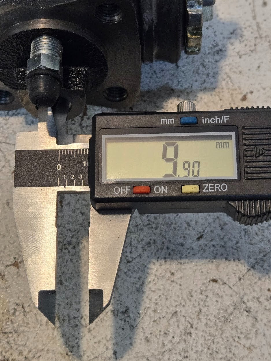 2 Quantity of Rear Right Brake Cylinders for Toyota FJ (2 Quantity)