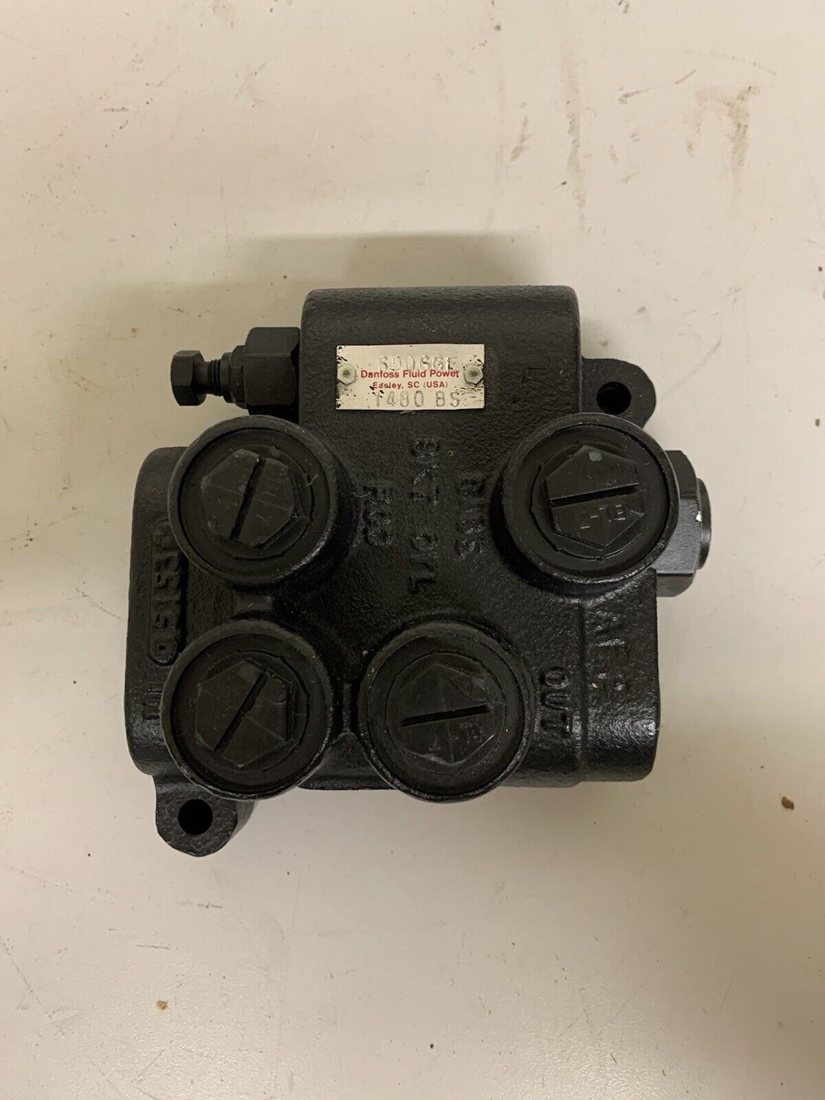 Danfoss 1480 Series Directional Control Valve SD066E