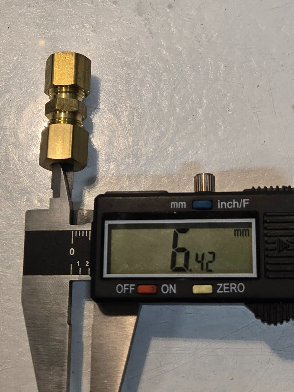 10 Quantity of Anderson Metals Corp Part 62 1/4" Compression Unions (10 Qty)