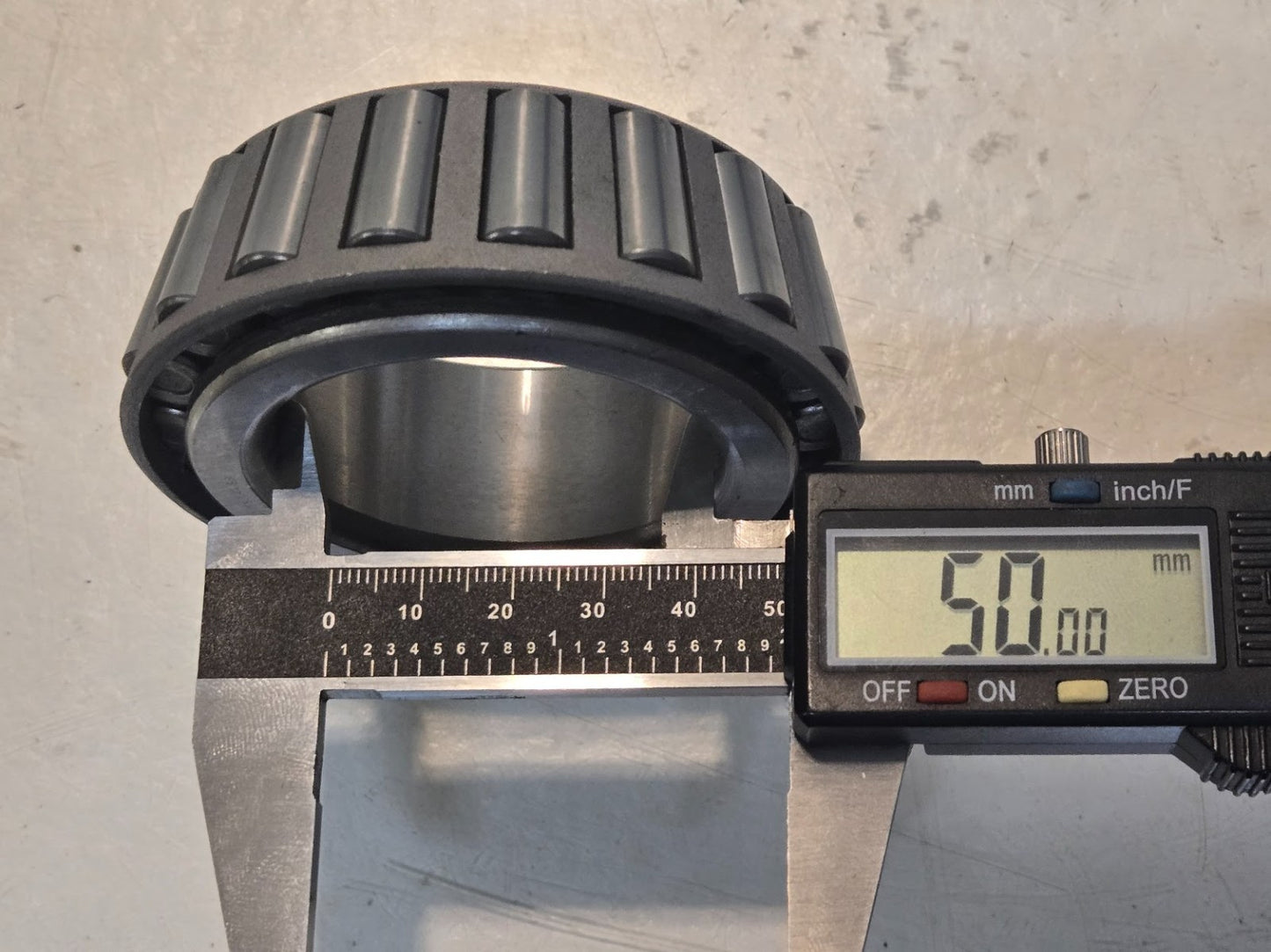 SG Tapered Roller Bearing Cone JM205149 | 82.7 mm x OD 50 mm x Bore 28.7 mm Wide