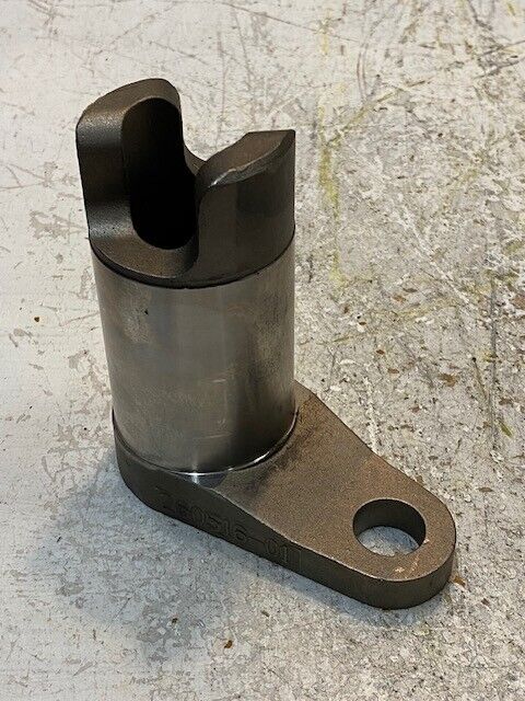 DAF Coupling 260516-01 33mm Bore 21mm Smaller Bore 4-3/4" H 4-5/8" W 2-1/4" D