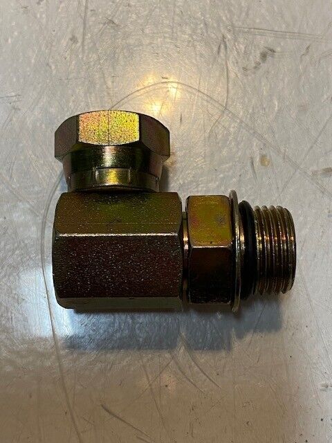 11 Quantity of 90 Degree Hydraulic Swivel Adapters 48mm L 39mm W 19mm Thread