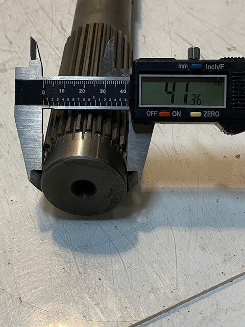 Axle Shaft 28-1/4" L 41mm 28-Spline End 28-Spline Middle 25mm End 44mm OD