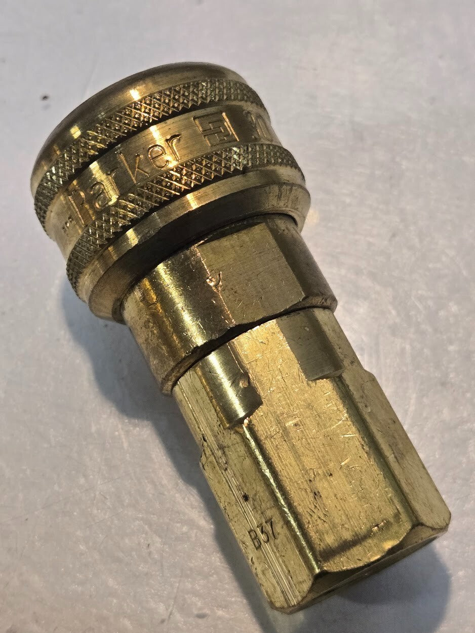 Parker 30 Series B37 1/2" Quick Connect Coupler 1/2"-14 Female Threads